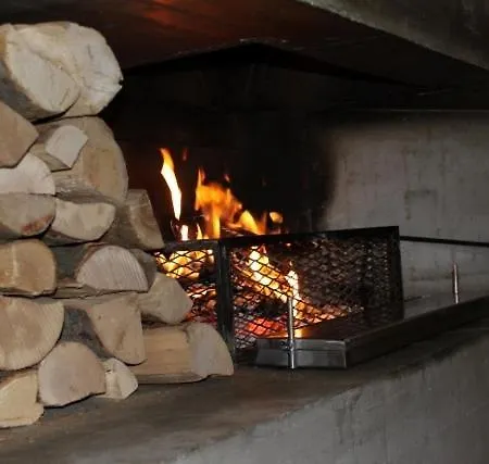 Hotel Le Mayen De Colombire 3*